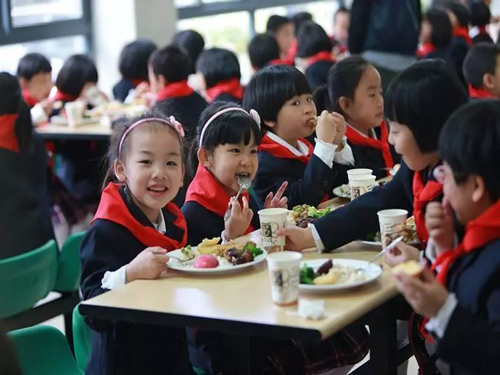 食堂承包好处在于可以帮助学生们度过另一种生活体验